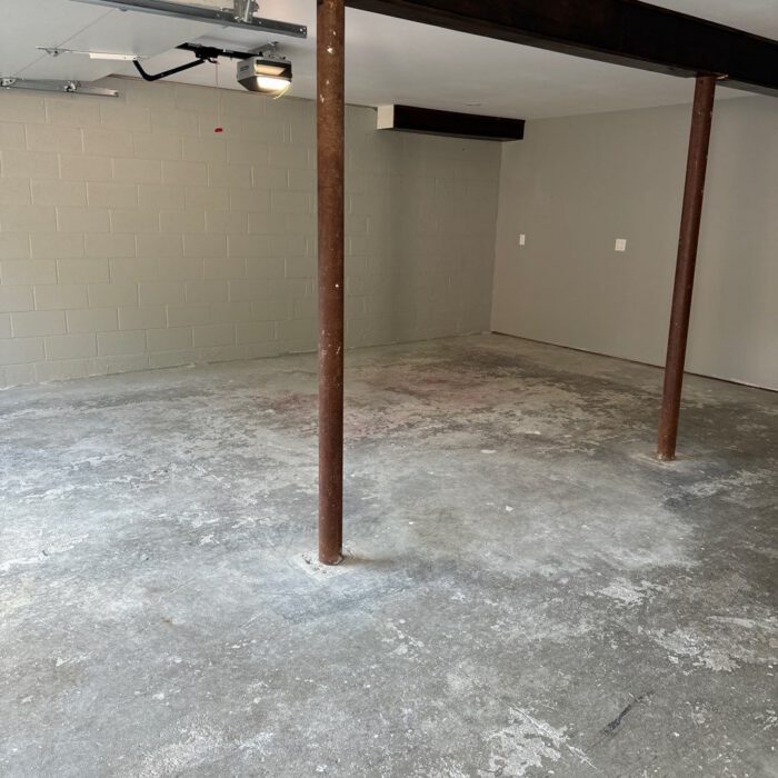 Portanova ICC before - Incredible Concrete Coatings Picture of a garage before coating update